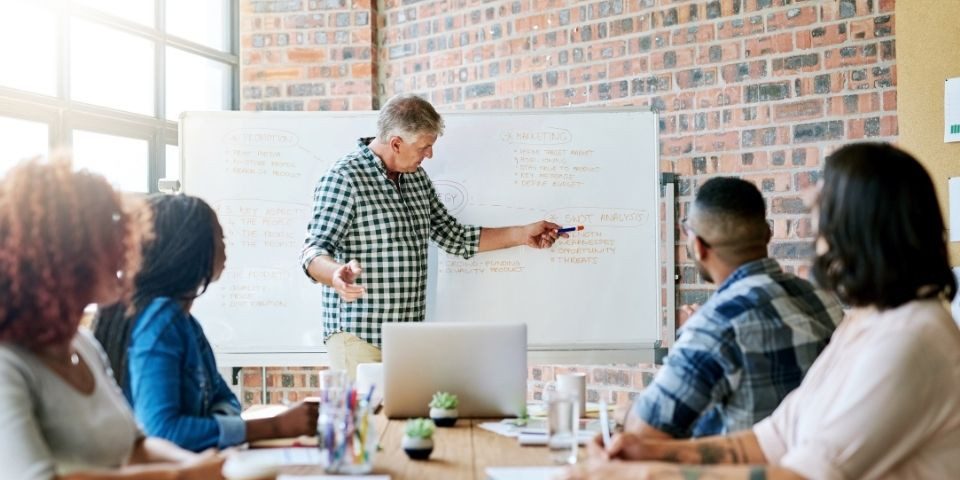 Como-Crear-el-Plan-Financiero-Perfecto-Para-Tu-Negocio.jpg